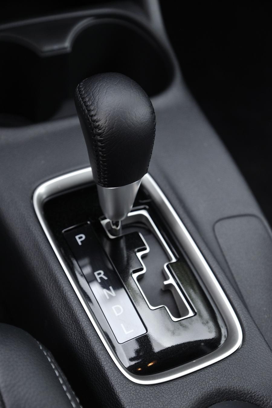  Mitsubishi Outlander 2012 года  (фото 16 из 89)